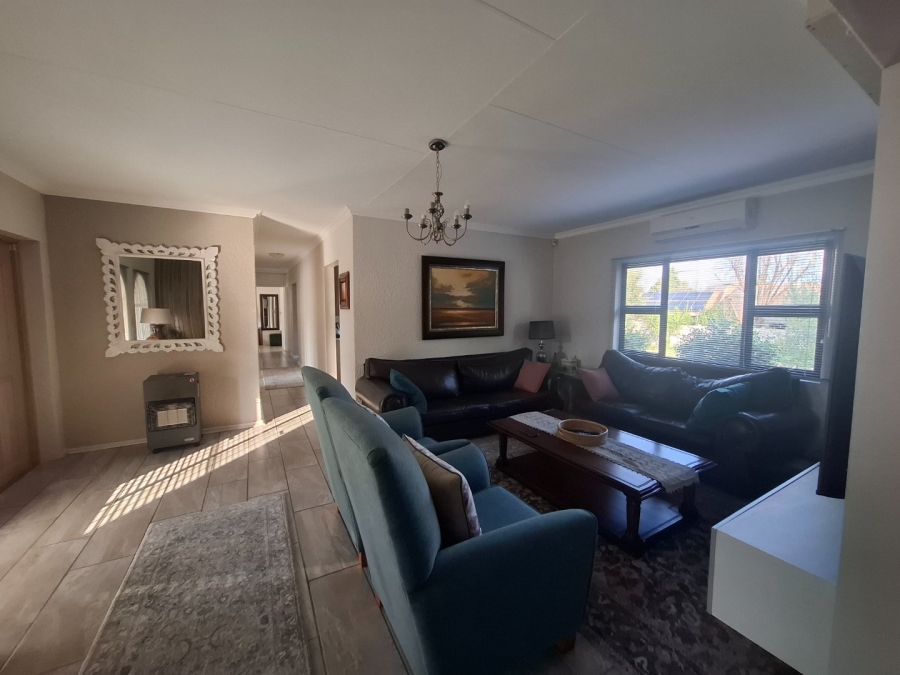 4 Bedroom Property for Sale in Pellissier Free State